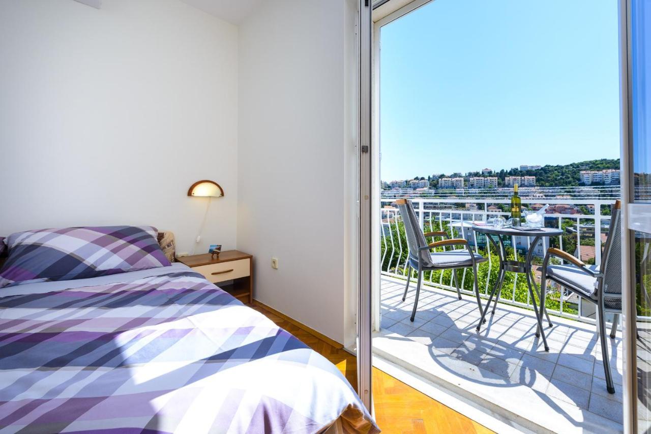 Apartment Tija Two Bedroom Apartment With Balcony And Partial Sea View 杜布罗夫尼克 外观 照片
